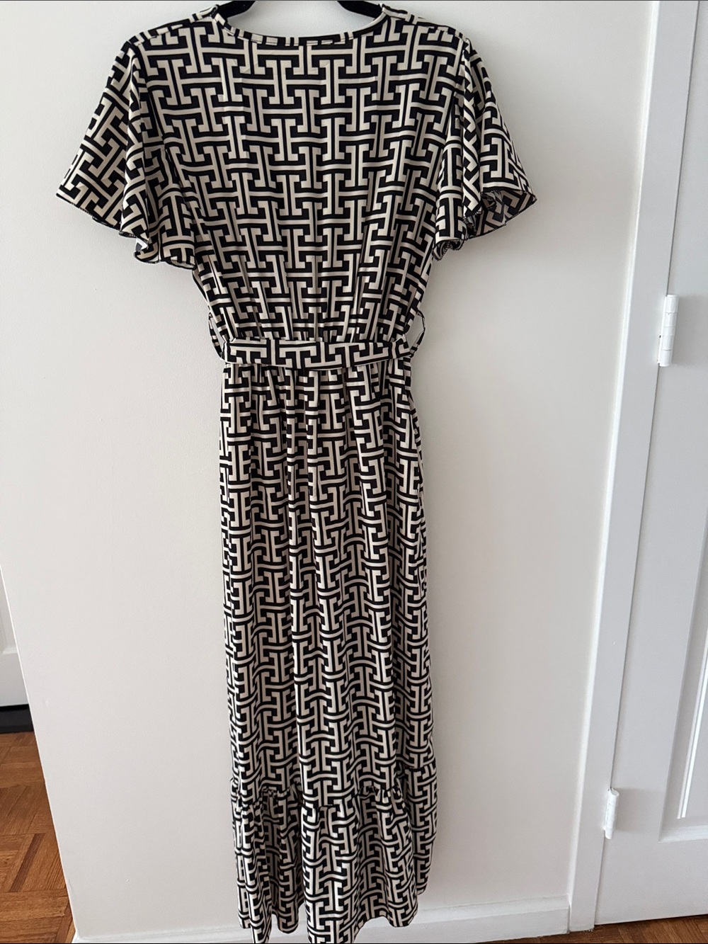 NWT Made in Italy Black & White Patterned Maxi Dress with V Surplice Neckline. - Picture 6 of 9